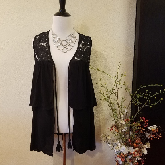 🛍August Silk Black Laced Vest Short Sleeve S, M - Picture 3 of 8